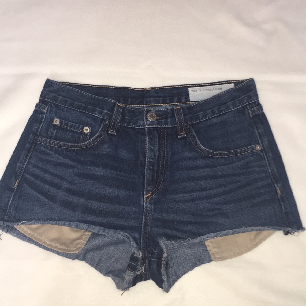 Woman’s shorts